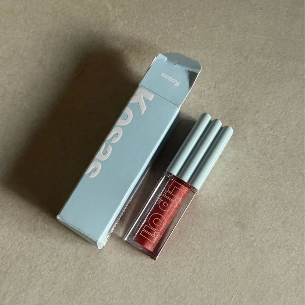 Kosas Wet Lip Oil Gloss in Dip Hydrating Clean Lip Gloss